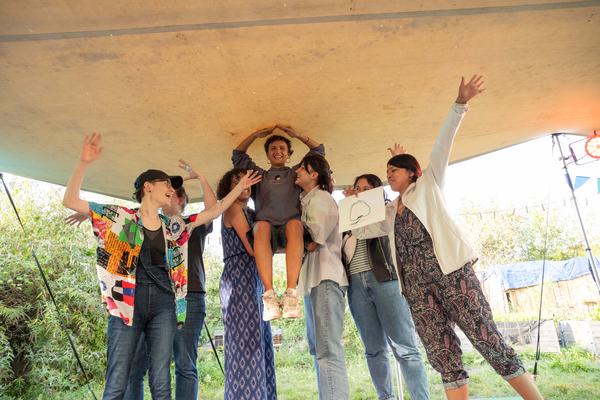 Le public en action pendant YOU SHOULD BE SO LUCKY! (image: Bea Borgers) Le public en action pendant YOU SHOULD BE SO LUCKY! (image: Bea Borgers)